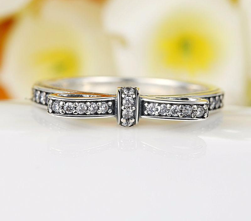 Sparkling Bow Knot Micro Ring