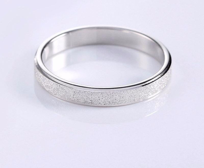 Frosting Elegant Couple Rings